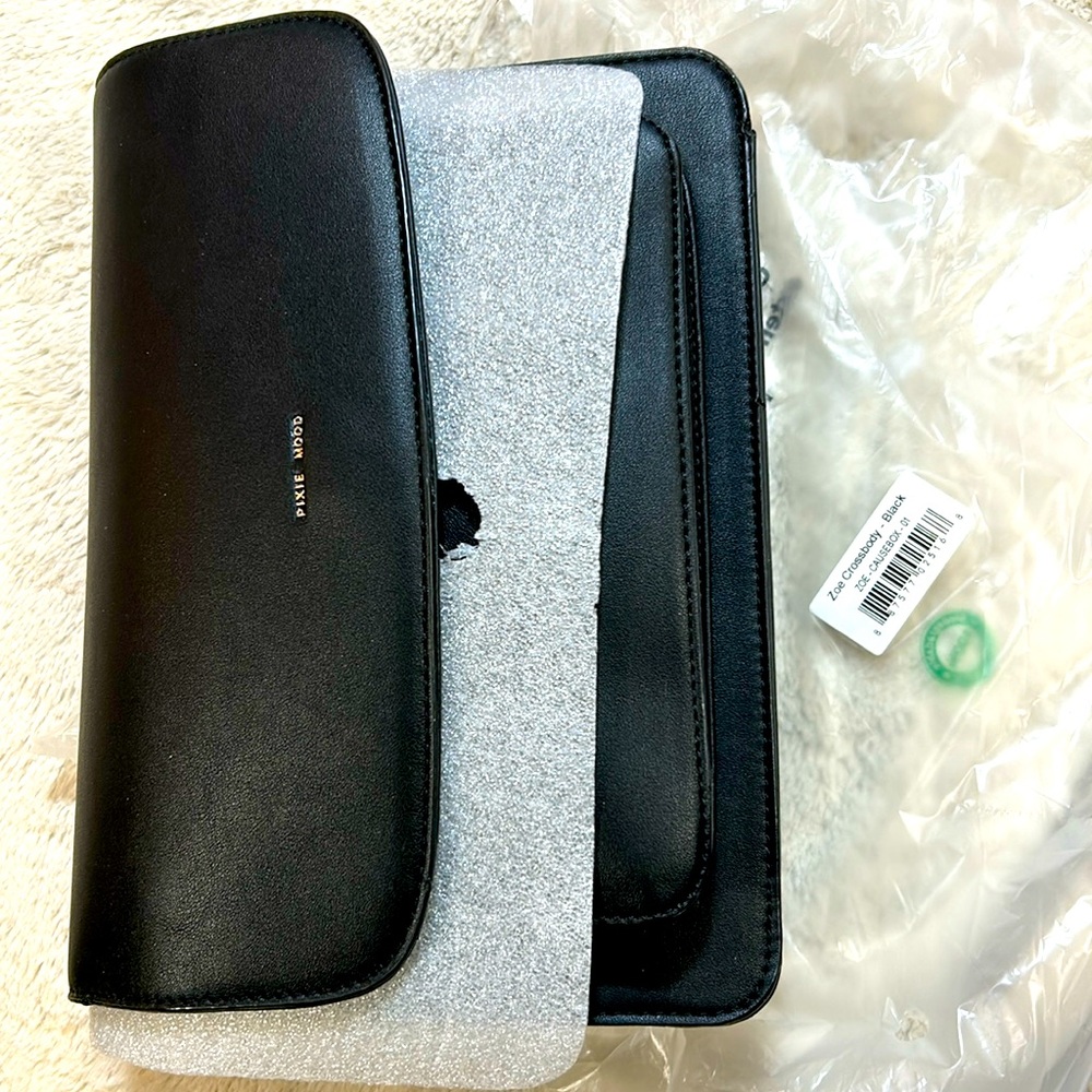 Never been used gorgeous vegan leather Crossbody